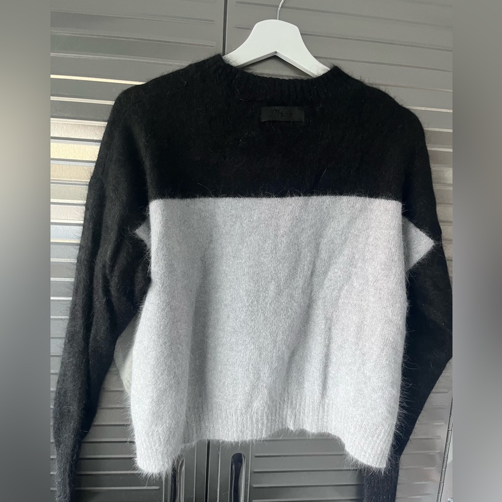 Sweater - Picture 2 of 4